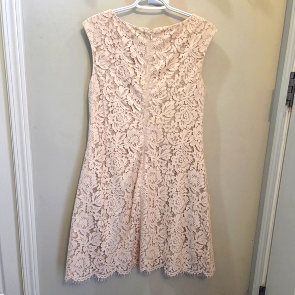 Vince Camuto Light Piink Lace Dress Size 10 - Picture 2 of 3